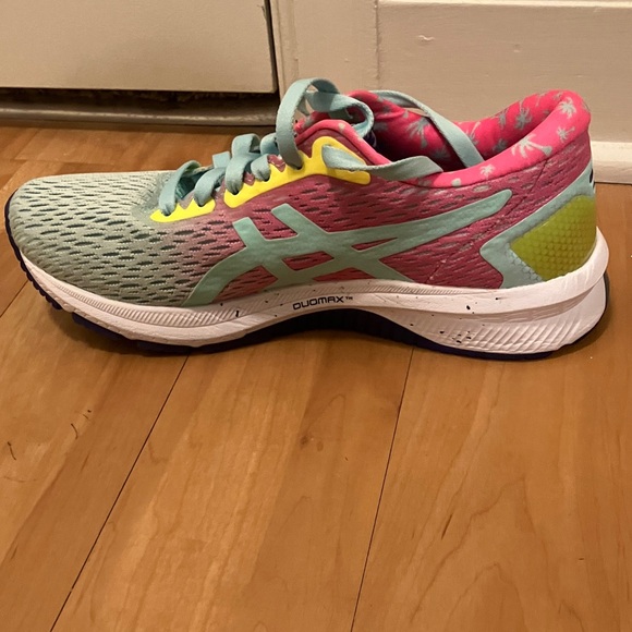 ASICS GT 1000 9 Shoes - Picture 6 of 9